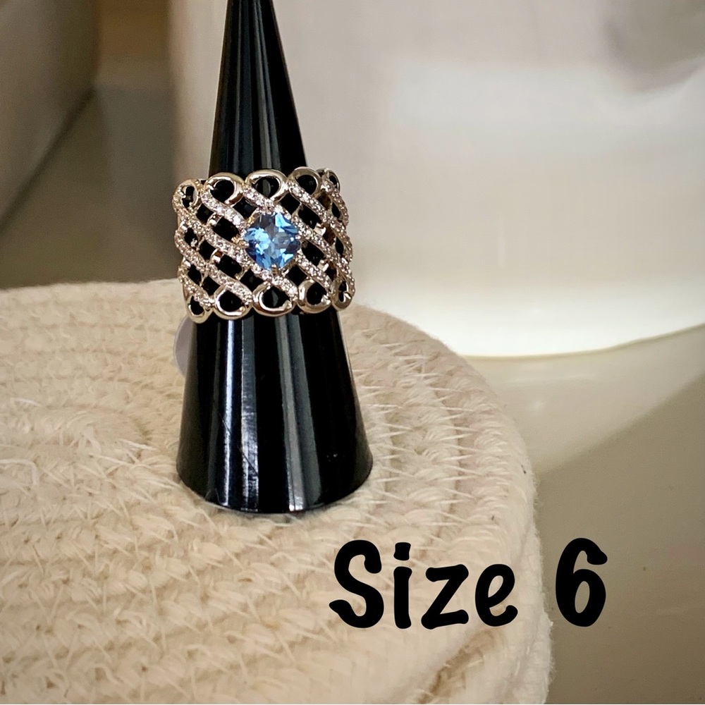 Bomb party ring “Bragging on you” size 6